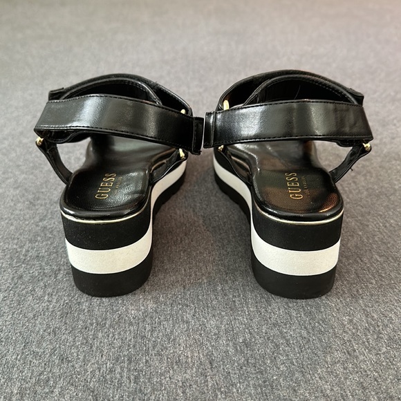 GUESS Women’s Avon Platform Strap-on Wedge Sandals. Black/White. Size 6. - Picture 4 of 8